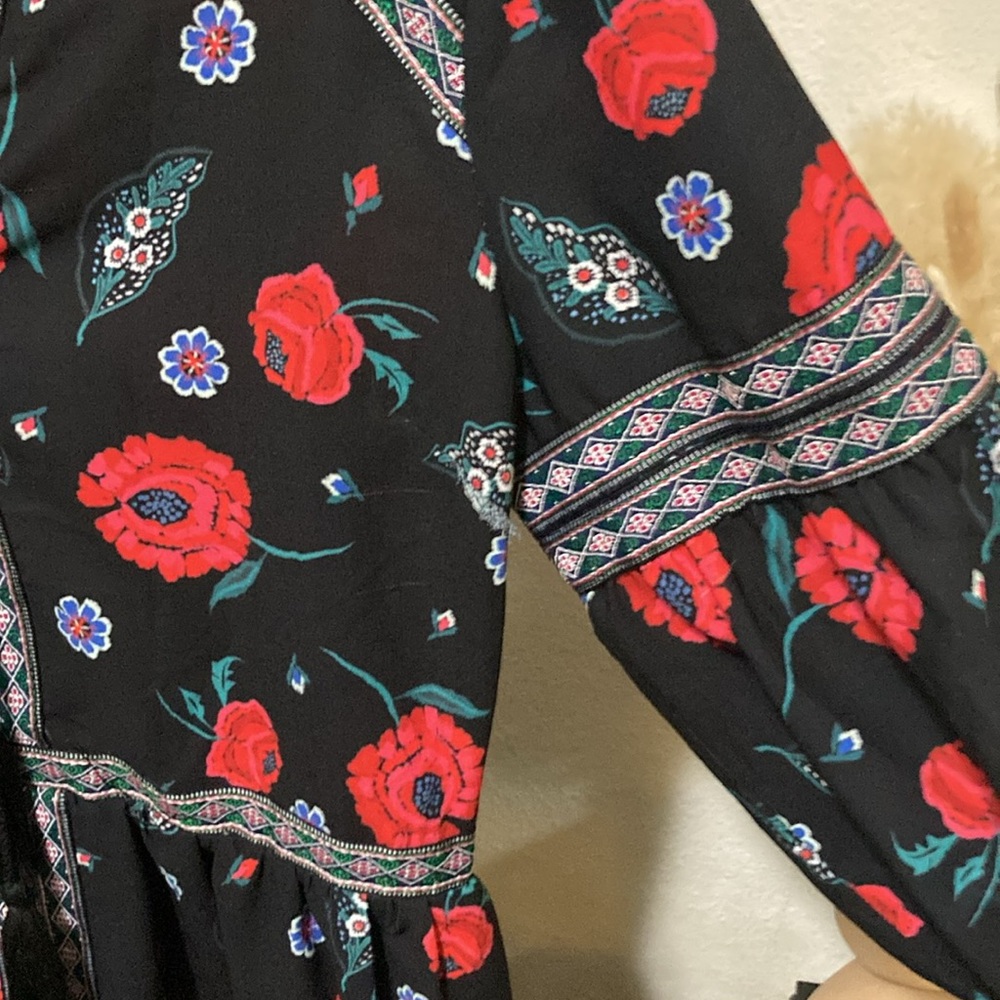 Flower Dress 🌹 - Picture 6 of 7